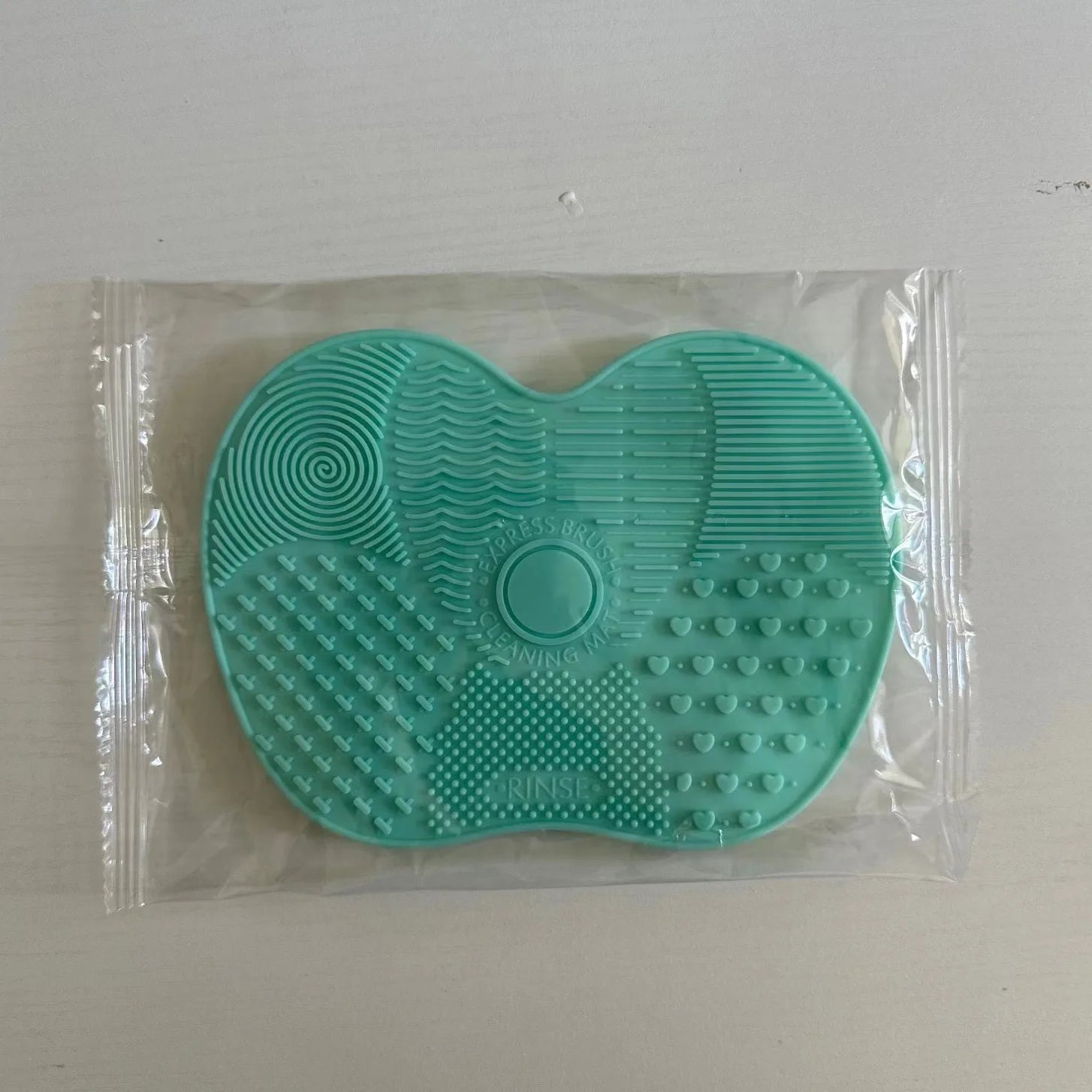 Makeup Brush scrubbing pad
